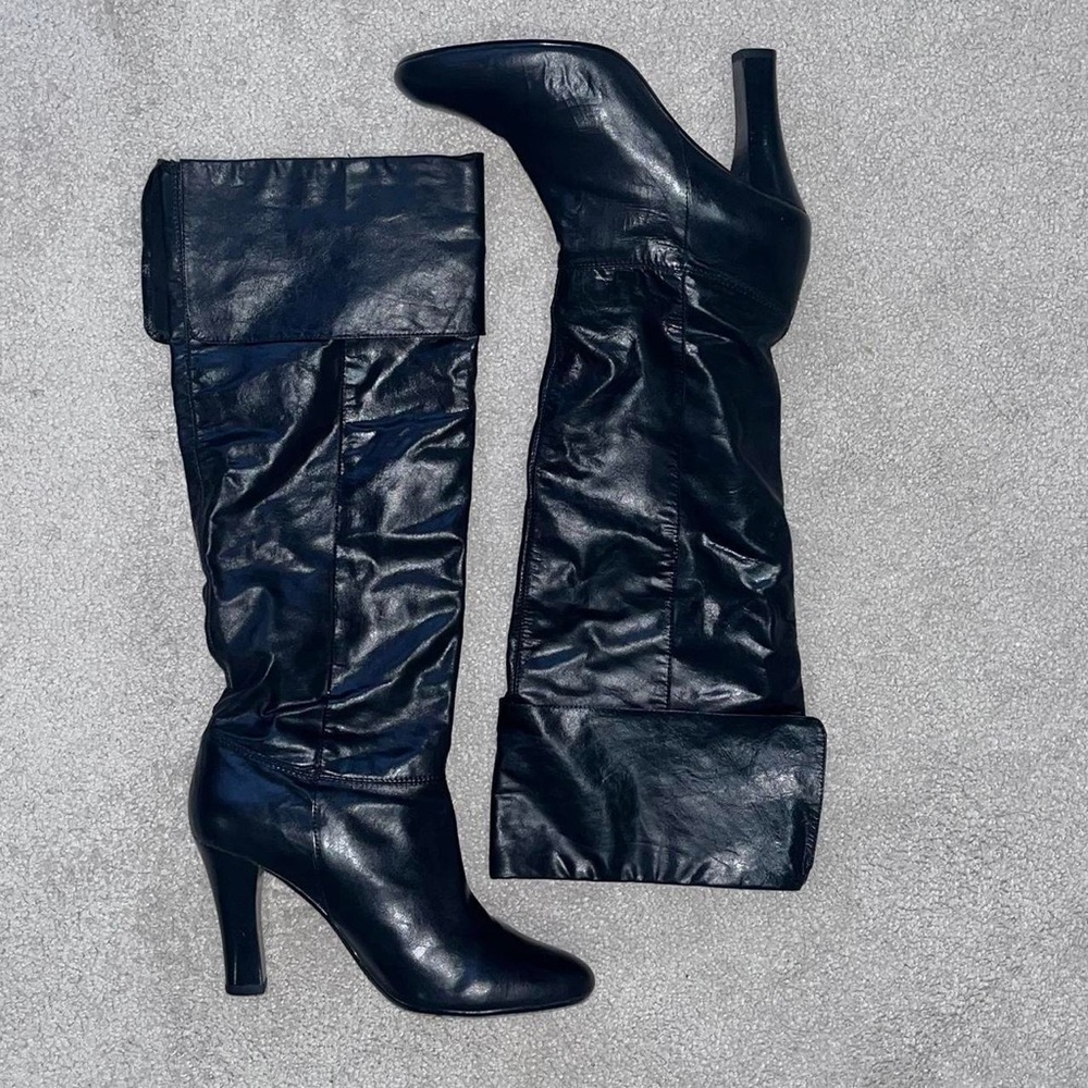 Vintage 2000s Leather Steve Madden Knee Boots.